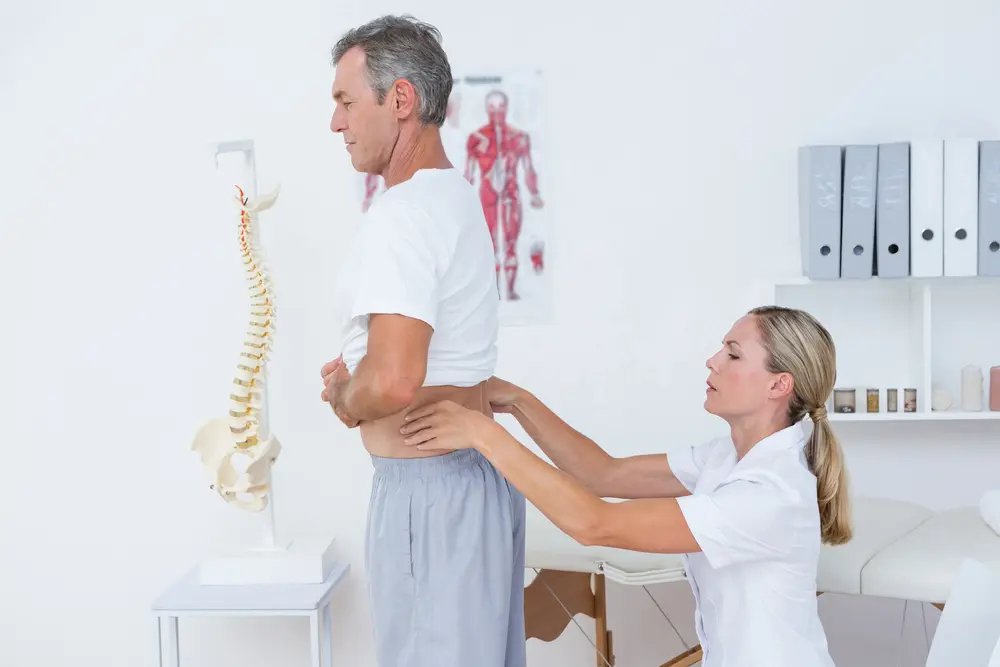 WHY-CHOOSE-AN-OSTEOPATHY-TREATMENT-FOR-BACK-PAIN